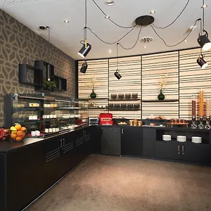 4* Otel Leonardo West