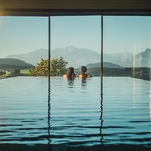 romantik-hotel-gmachl-elixhausen.salzburghotels.net/