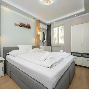 Aparthotel Elegance Palais Palffy