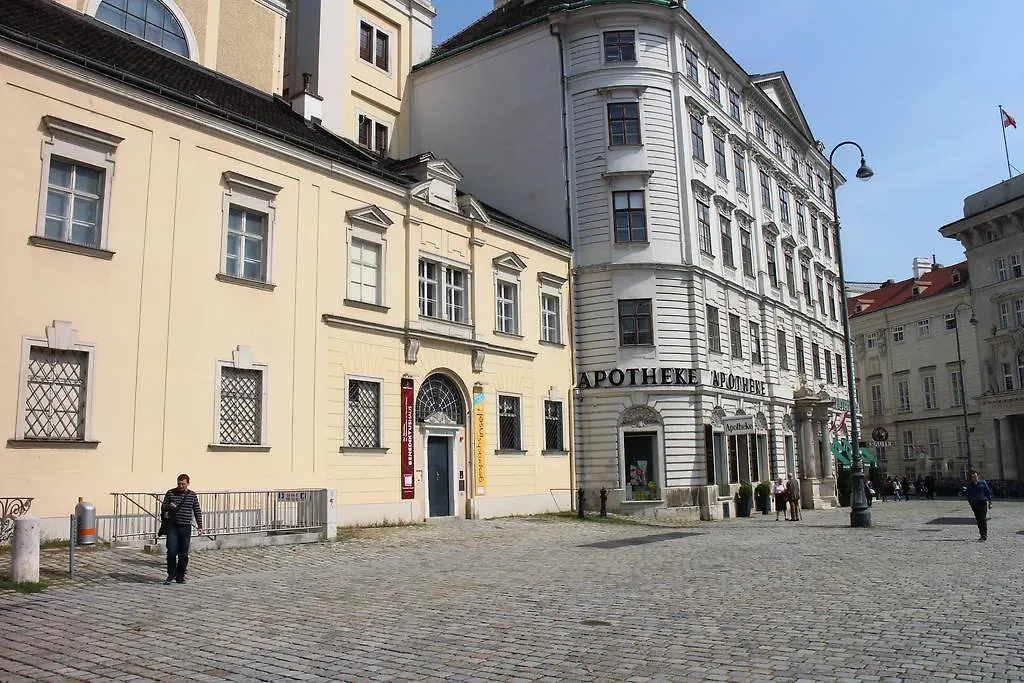 Πανσιόν Benediktushaus Im Schottenstift Βιέννη
